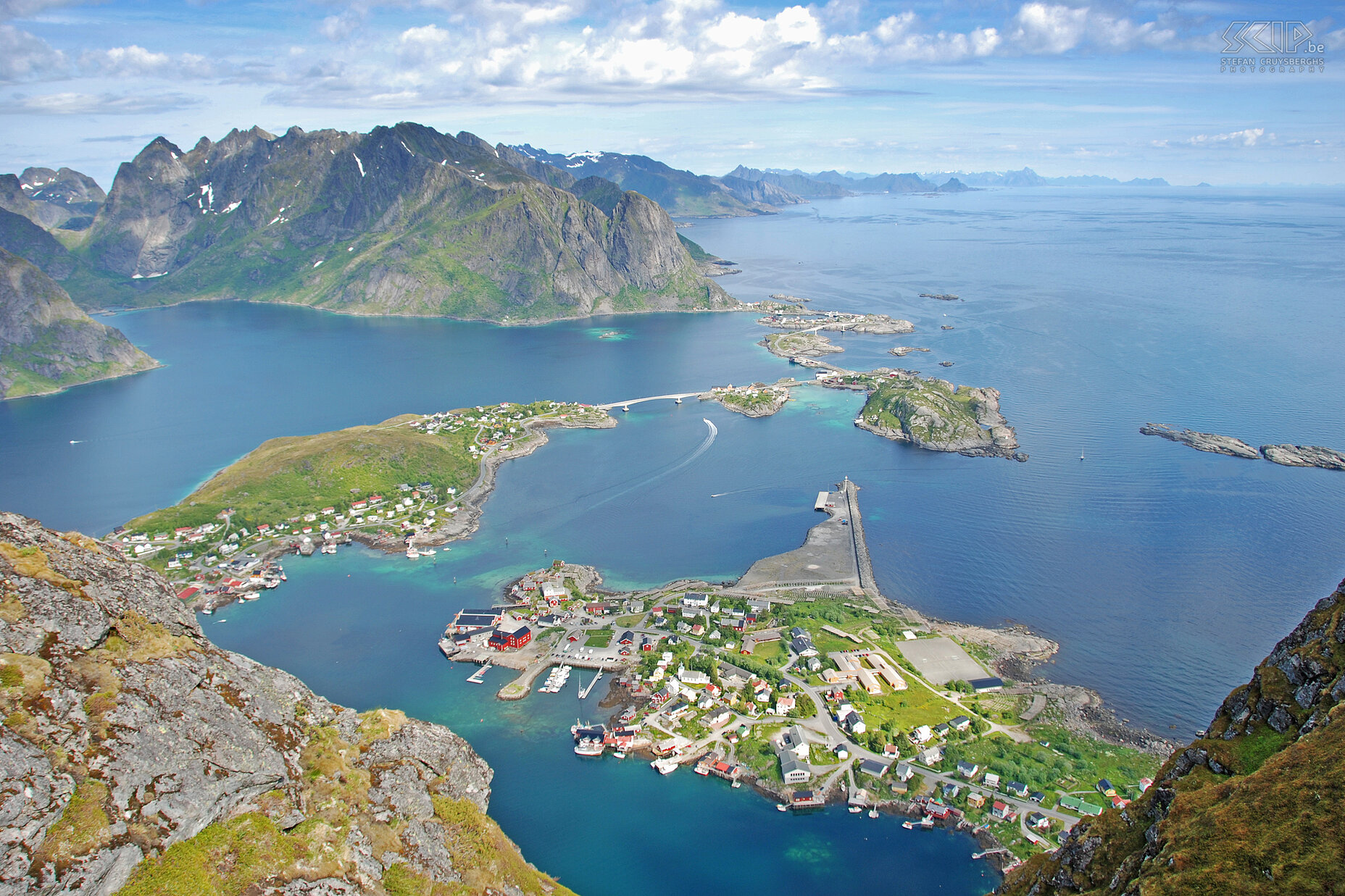 Reinebringen A splendid view from Reinebringen, a 448m high mountain. From the top you have a magnificent view of the villages Reine, Sakrisøy and Hamnøy and even the more remote Kjerkfjorden is visible. You really need to clamber during the last part of the climb.<br />
 Stefan Cruysberghs